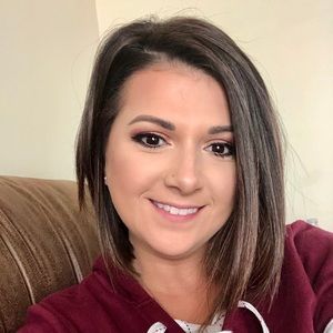 Meet your Posher, Julie